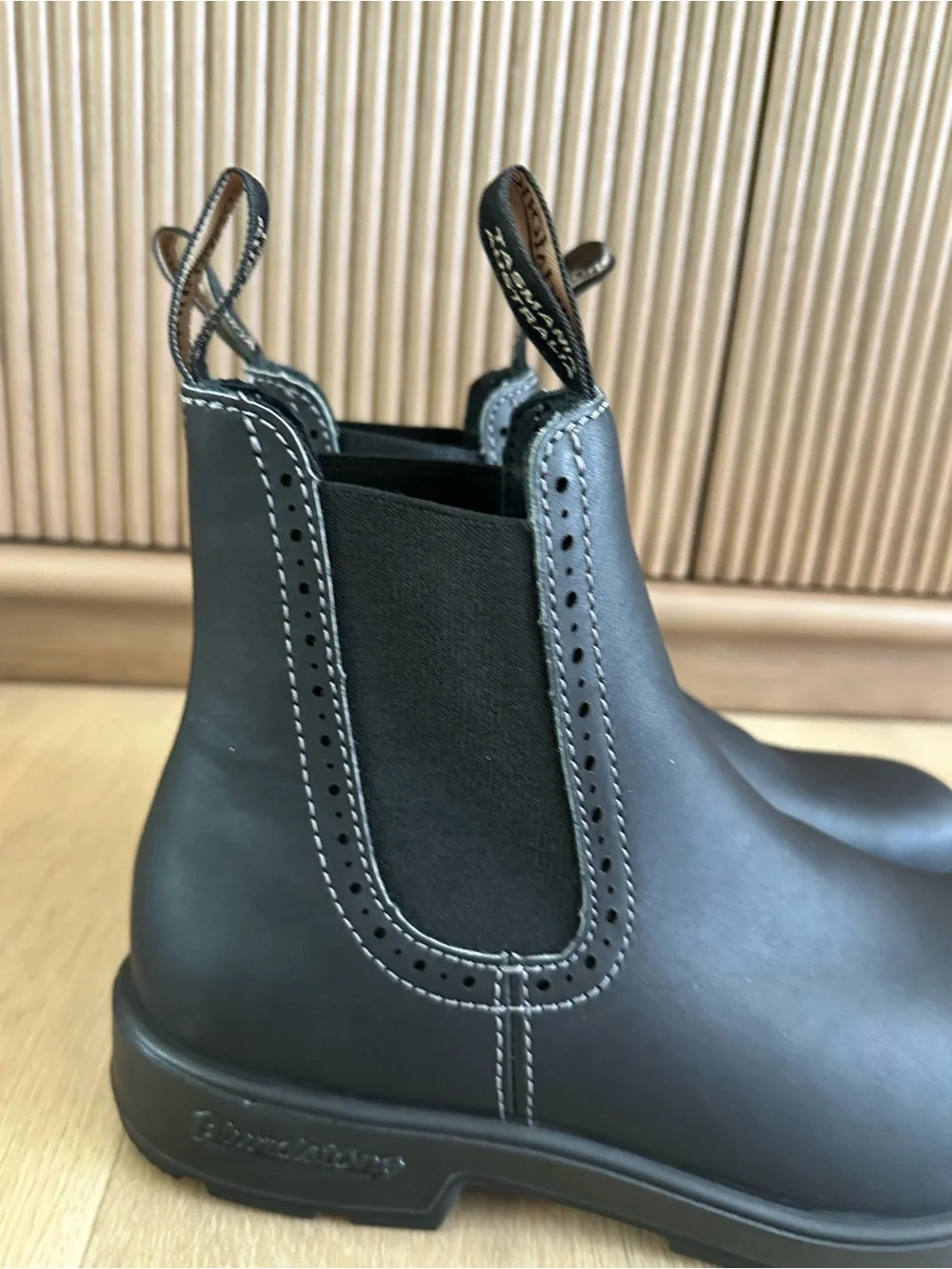 Blundstone 1448 women's high-top Chelsea boots size 7